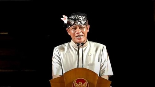 Menteri Lingkungan Hidup, Hanif Faisol Nurofiq, saat menghadiri peluncuran Gerakan Bali Bersih Sampah di Taman Werdhi Budaya Art Centre, Denpasar. Jumat (11/4/2025). (Tangkapan layar Youtube Pemprov Bali)