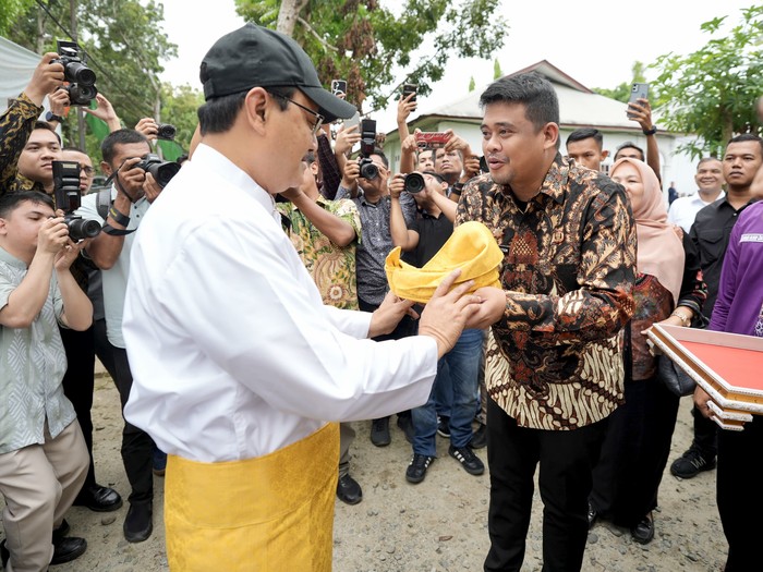 Menteri Sosial Saifullah Yusuf (Gus Ipul) meninjau kesiapan sarana dan prasarana Sekolah Rakyat di Sumatera Utara.