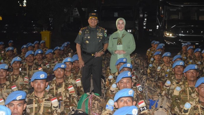 Pangdam IM melepas keberangkatan prajurit TNI ke Lebanon. (Dok Kodam Iskanar Muda)