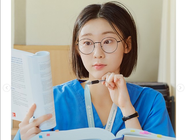 Pemain Drakor Resident Playbook