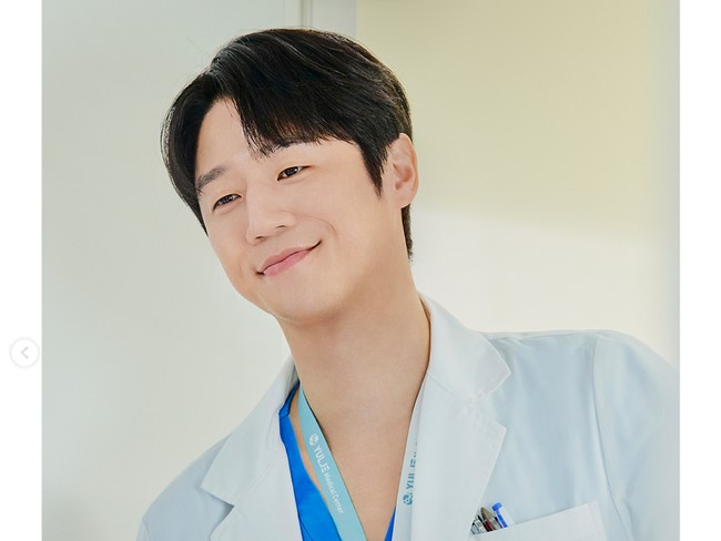 Pemain Drakor Resident Playbook