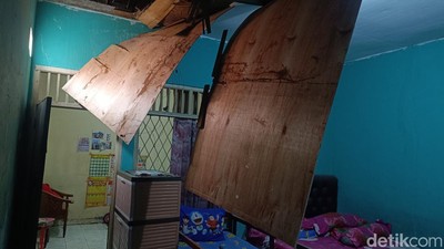 Rumah Porak-poranda Efek Guncangan Gempa M 4,1 Kota Bogor