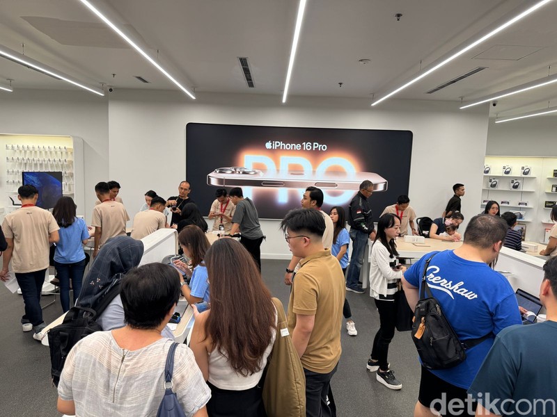 Penjualan perdana iPhone 16