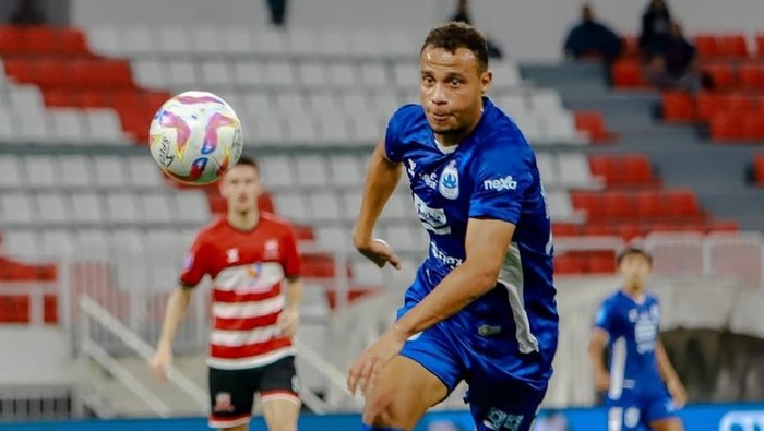 Penyerang PSIS, Gustavo Souza akan menjadi andalan saat melawan Persik di Stadion Jatidiri, Jumat (11/4/2025).