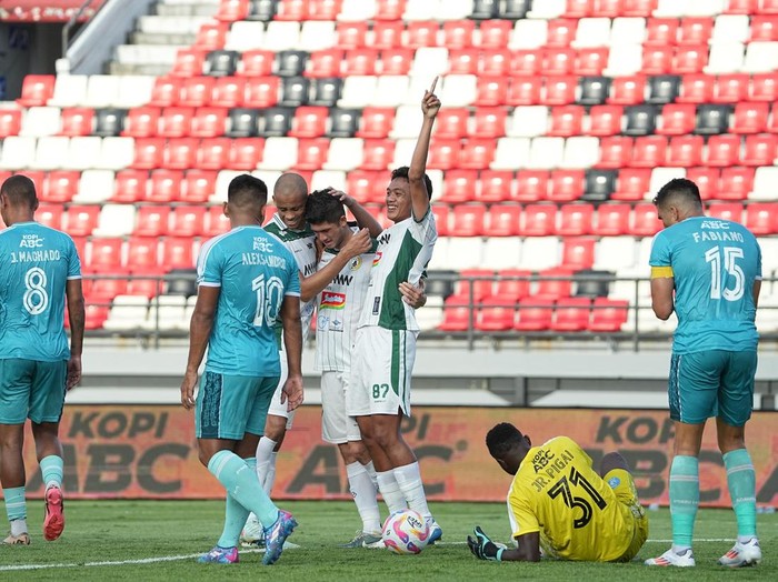 Laga PSBS Biak vs PSS Sleman di Stadion Kapten I Wayan Dipta, Bali, Jumat (11/4/2025).