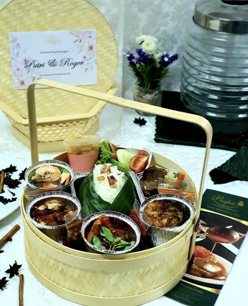 Puspa Catering Services milik Titiek Puspa
