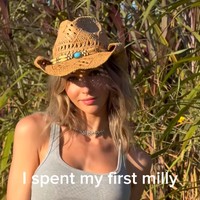 Rasanya luar biasa saat aku melompat ke truk di bawah sinar matahari dan melewati perkebunan. Aku sangat bersyukur dan terkadang aku tidak percaya bisa melakukannya,” ujar Rachel.  Foto: Instagram @rachelc00k