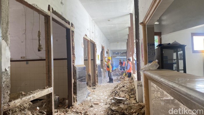 Ruang rawat inap di RSUD Syamsudin direnovasi agar sesuai KRIS