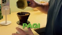 Mengubah pola hidup menjadi lebih sehat, ia kini lebih rajin menyeduh kopi sendiri di rumah. Filter kopi hitam tanpa pemanis menjadi sarapan wajib setiap bangun tidur. Foto: Instagram/saykoji