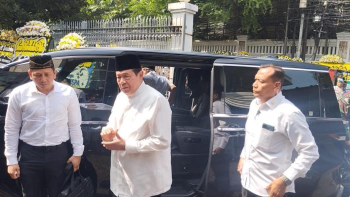 SBY melayat ke rumah duka Titiek Puspa