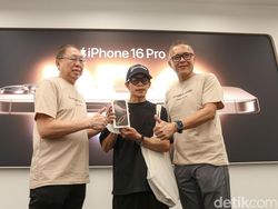 Sensasi Pegang Langsung iPhone 16 yang Resmi Dijual di RI Hari Ini