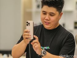 Sensasi Pegang Langsung iPhone 16 yang Resmi Dijual di RI Hari Ini