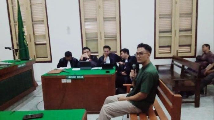Mantan pemain Timnas Indonesia U-20 saat menjalani sidang di PN Medan
