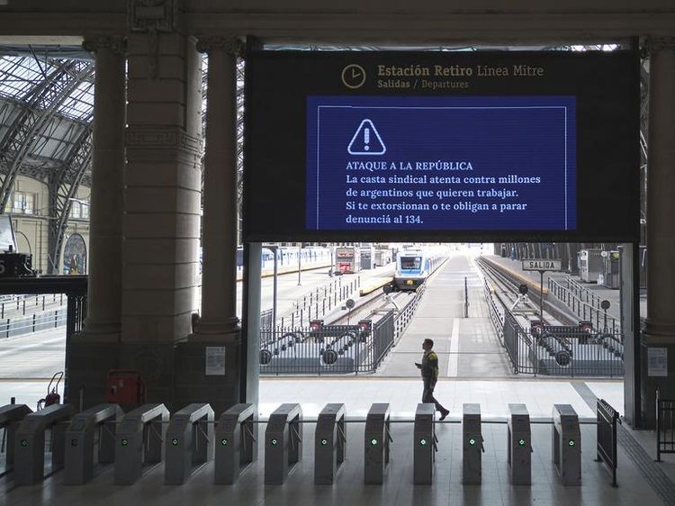 Stasiun di Argentina Kosong Imbas Pekerja Transportasi Umum Mogok Kerja