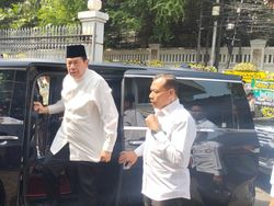 SBY-Jimly Asshiddiqie Melayat ke Rumah Duka Titiek Puspa