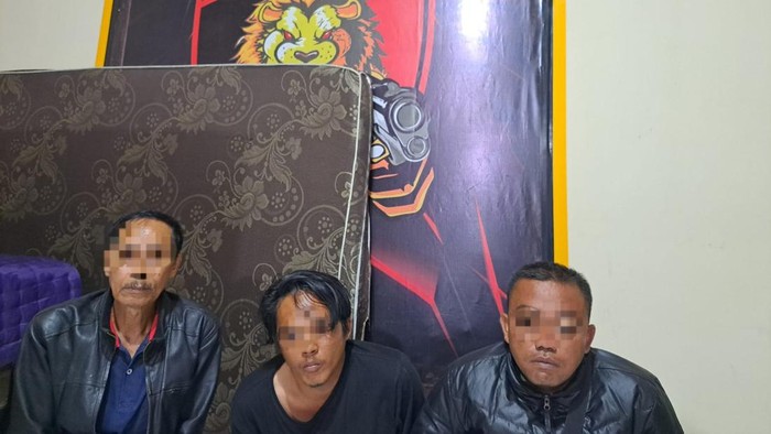 Tiga pelaku pencurian uang juragan Tahu di Kota Batu saat ditangkap