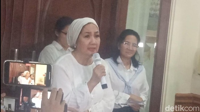 Titiek Puspa Anak Titiek Puspa, Petty Tunjungsari.