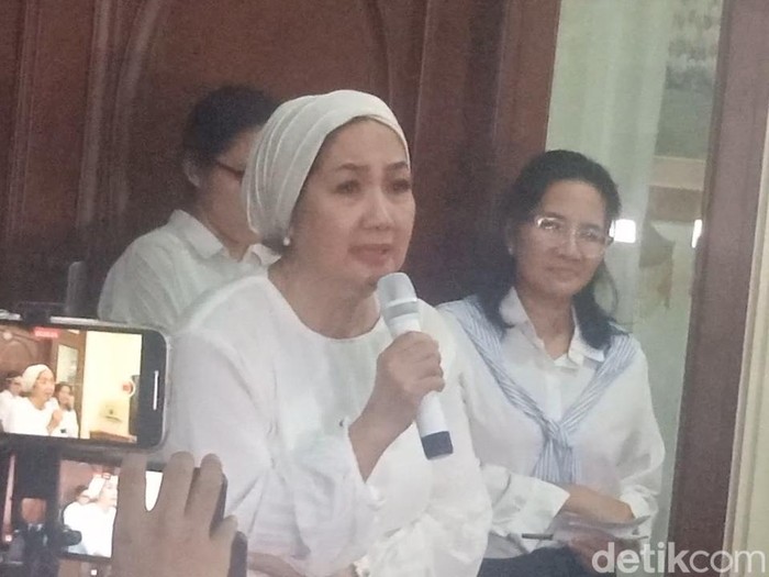Titiek Puspa Anak Titiek Puspa, Petty Tunjungsari.