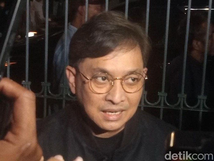 Public figure melayat Titiek Puspa.