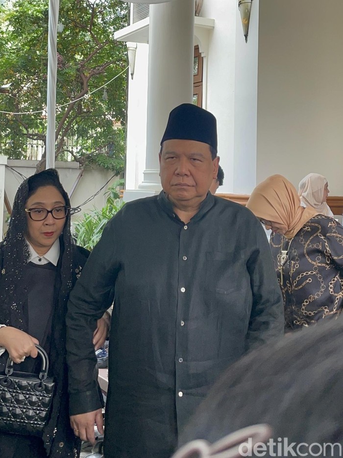 Titiek Puspa titiek puspa