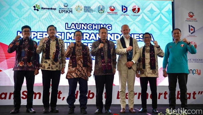 Wamenkop RI, Ferry Juliantono di Surabaya.