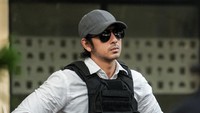 Arya Saloka kini melebarkan sayapnya menjadi bintang film. Sukses dengan film Gadis Kretek, kini ia akan berperan sebagai Pandu di Sayap-Sayap Patah 2. Foto: Instagram @arya.saloka
