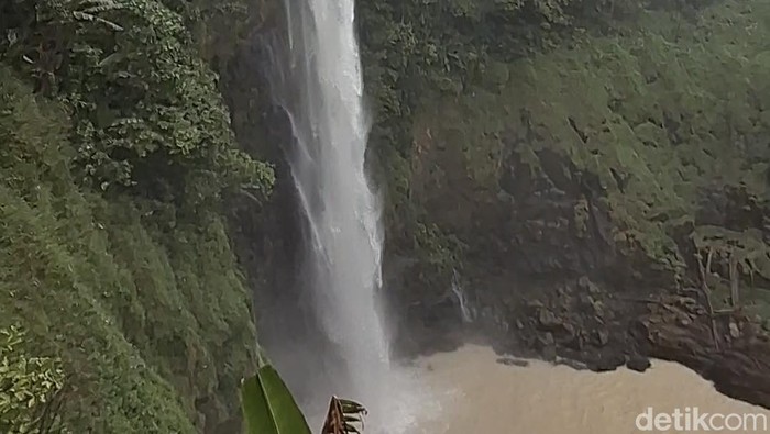Curup Besemah air terjun tertinggi di Kota Pagar Alam