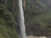 Indahnya Air Terjun Curup Besemah di Pagar Alam yang Dikelilingi Perbukitan