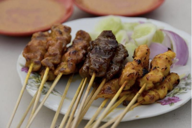 Duh! Guru Ini Minta Anak Murid Bawa Sate dan Ketupat Buat Halal Bihalal