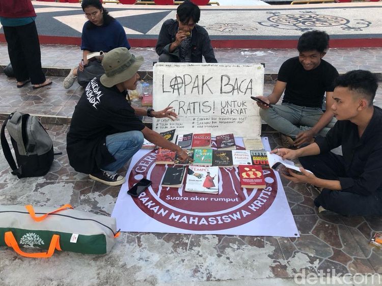 Potret Lapak Baca Gratis di Kalteng Simbol Perlawanan RUU Kontroversial