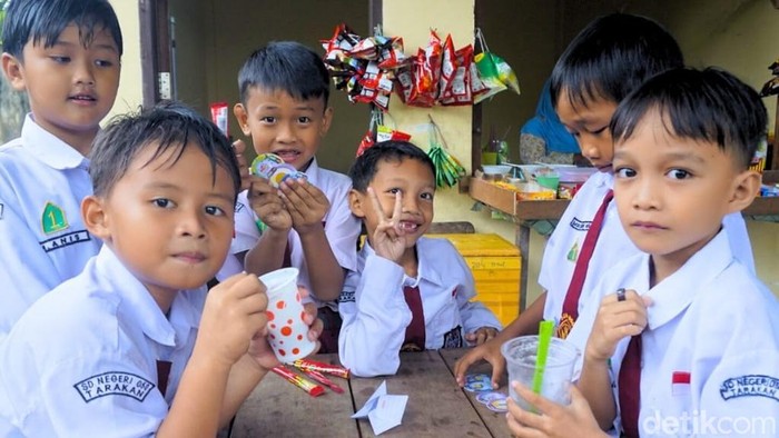 Ilustrasi anak sekolah di Kaltara.