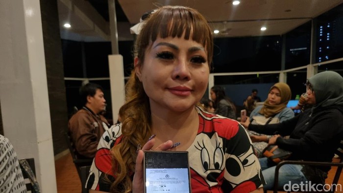 Jan Hwa Diana, pengusaha yang melaporkan Armuji ke Polda Jatim.
