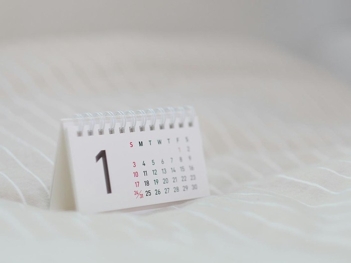 Ilustrasi kalender di atas kain