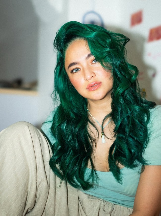 Marshanda membagikan penampilan terbarunya di Instagram yang bikin heboh penggemar. Foto: Instagram/@marshanda