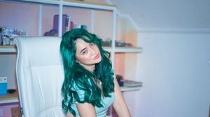 7 Potret Marshanda dengan Rambut Hijau Mentereng, Mirip Sailor Neptunus