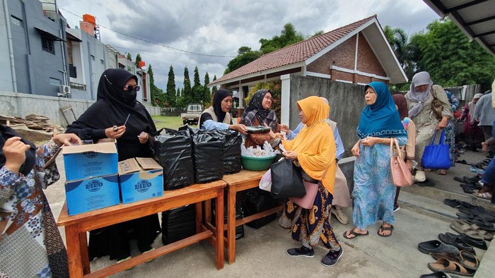 Potret Masjid Makan Makan alias Masjid Baitul Huda Bandung, Jawa Barat.