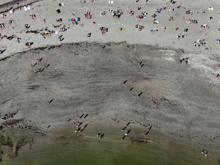 Menikmati Cuaca Hangat Pantai Galway Irlandia