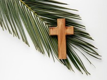 Renungan Harian Katolik Minggu Palma 13 April 2025 dan Bacaannya: Penyaliban