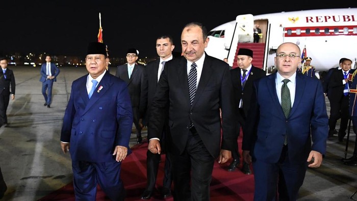 Prabowo tiba di Kairo, Mesir.