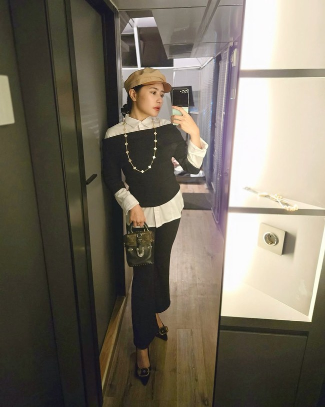 Inilah penampakan aktris Prilly Latuconsina bersolek bak Andrea Sachs dari film The Devil Wears Prada. Ia mengunggah foto selfie tersebut di Instagram baru-baru ini. (Foto: Instagram/@prillylatuconsina96)