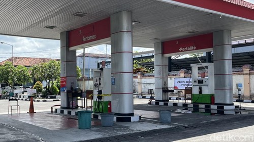 Suasana SPBU di Jalan Gunung Soputan yang diduga menjadi tempat pengoplosan BBM, Sabtu (12/4/2025).