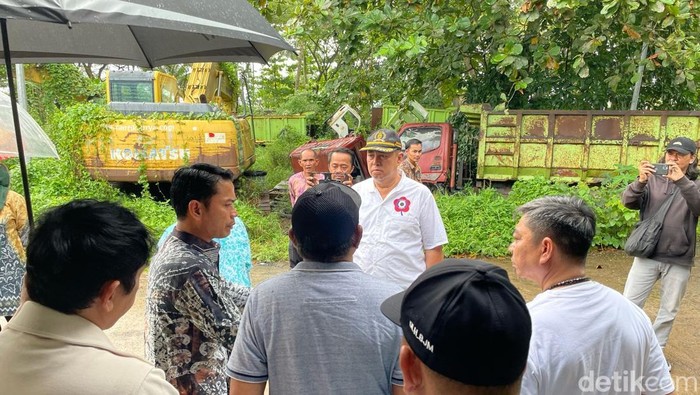Wali Kota Banjarmasin Yamin HR saat meninjau TPA Basirih.