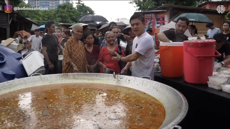 Willie Salim dan Richard Lee Masak Opor hingga Rendang Ratusan Kilogram!