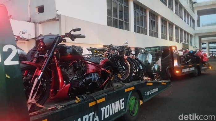 Barang bukti korupsi kasus suap majelis hakim yang memberikan vonis lepas kepada terdakwa korporasi kasus korupsi ekspor crude palm oil (Maulana Ilhami Fawdi/detikcom)