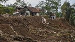 Tujuh Rumah Rusak Diterjang Tanah Longsor di Ciamis