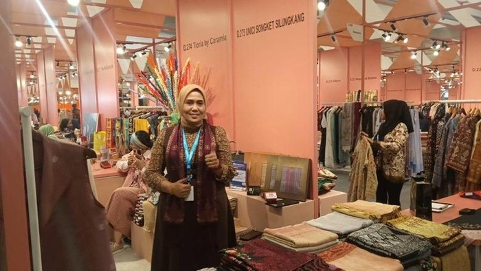 BRI Bantu UMKM Songket Perluas Skala Bisnis hingga Mendunia