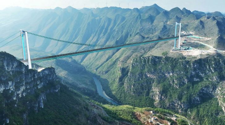 Huajiang Grand Canyon bridge. (Tangkapan Layar The HighestBridgest.com )