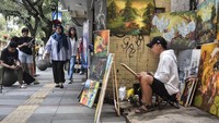 Pemerintah Kota Bandung sebelumnya menargetkan jumlah kunjungan wisatawan selama periode libur lebaran mencapai 1 juta orang. Tetapi faktanya dari 28 Maret hingga 7 April 2025, hanya 370.718 wisatawan yang berkunjung. 
