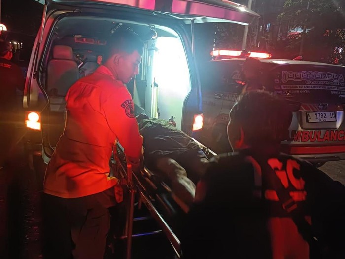 Kecelakaan BMW di Surabaya