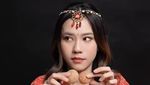 Keseruan Jessica Jane dan Erwin Phang Kulineran di Resto hingga Warung